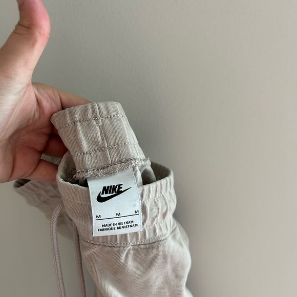 Nike Cream Sweatpants Relaxed Fit Joggers - Picture 6 of 6